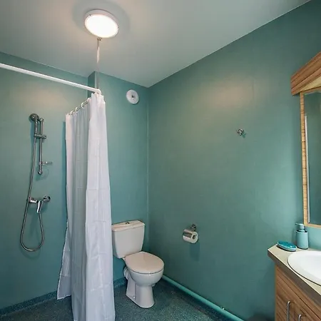 Citadines Paris Center Easy - Eiffel Tower View - 25 Minutes Champs Elysees Bed & Breakfast
